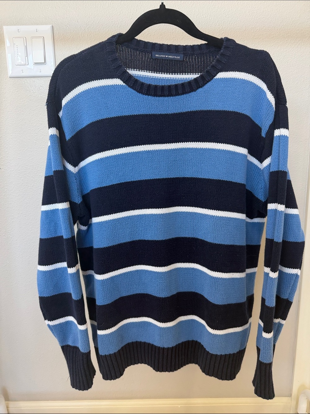 Brandy Melville Crewneck Sweater in Blue, Navy & White